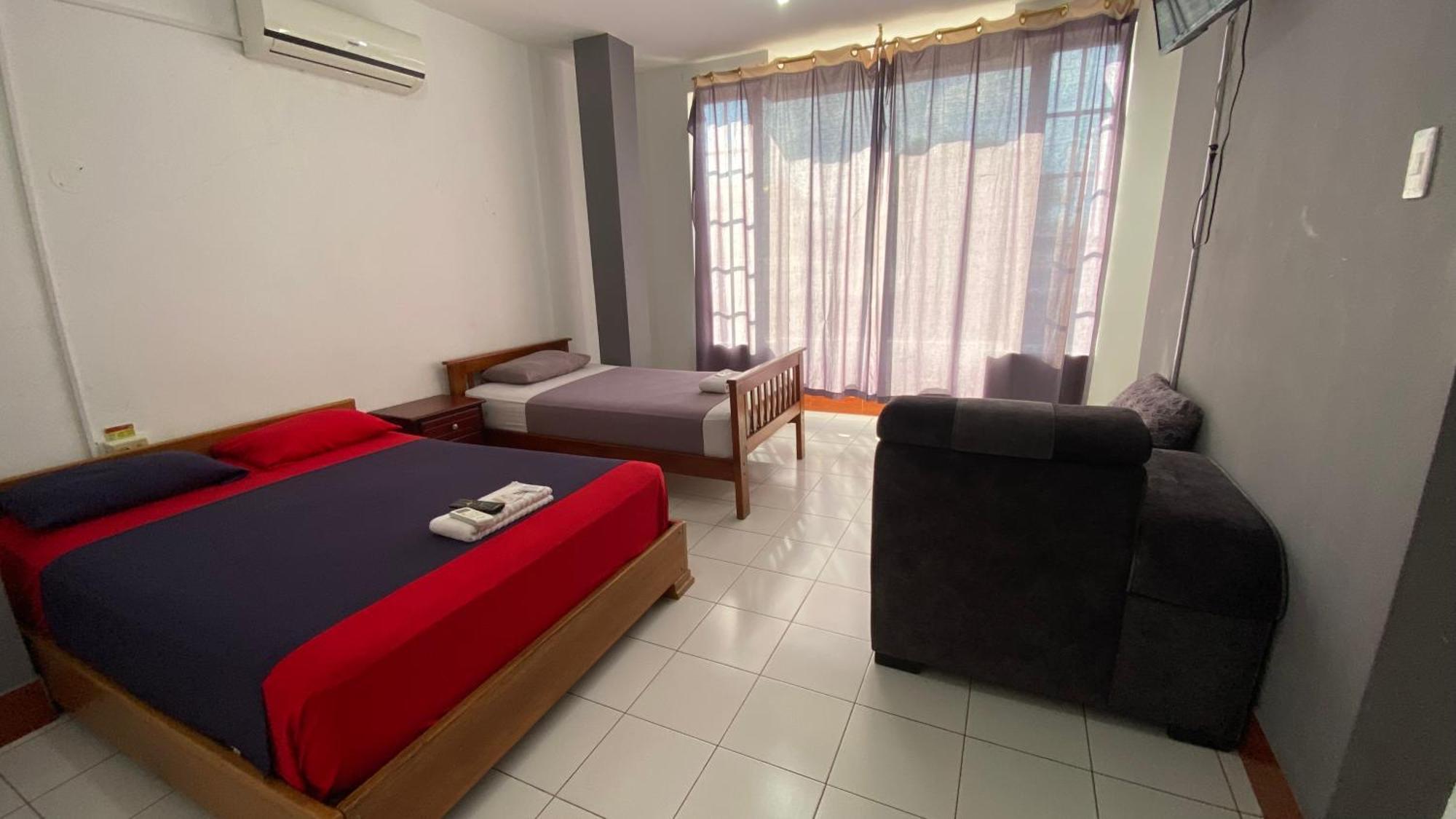 Hostal Casa Blanca Puerto Francisco de Orellana 外观 照片